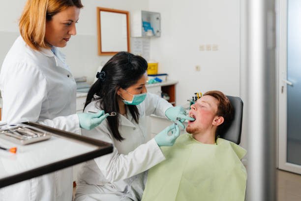 Best Dentist Open Late Near Me  in Uniontown, OH